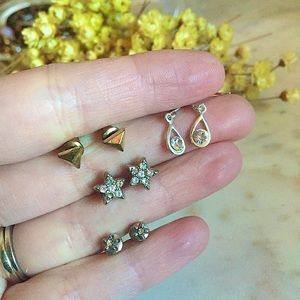 Set bundle lot of 4 pairs of pierced earrings